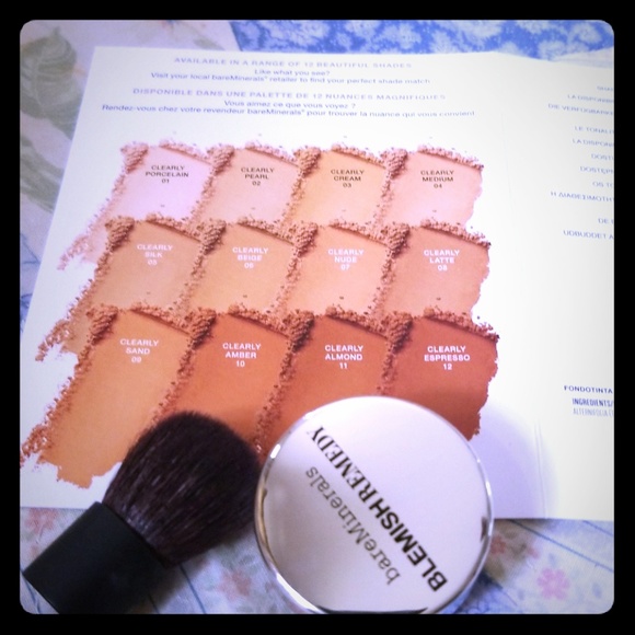 BareMinerals Blemish remedy foundation - Picture 1 of 6